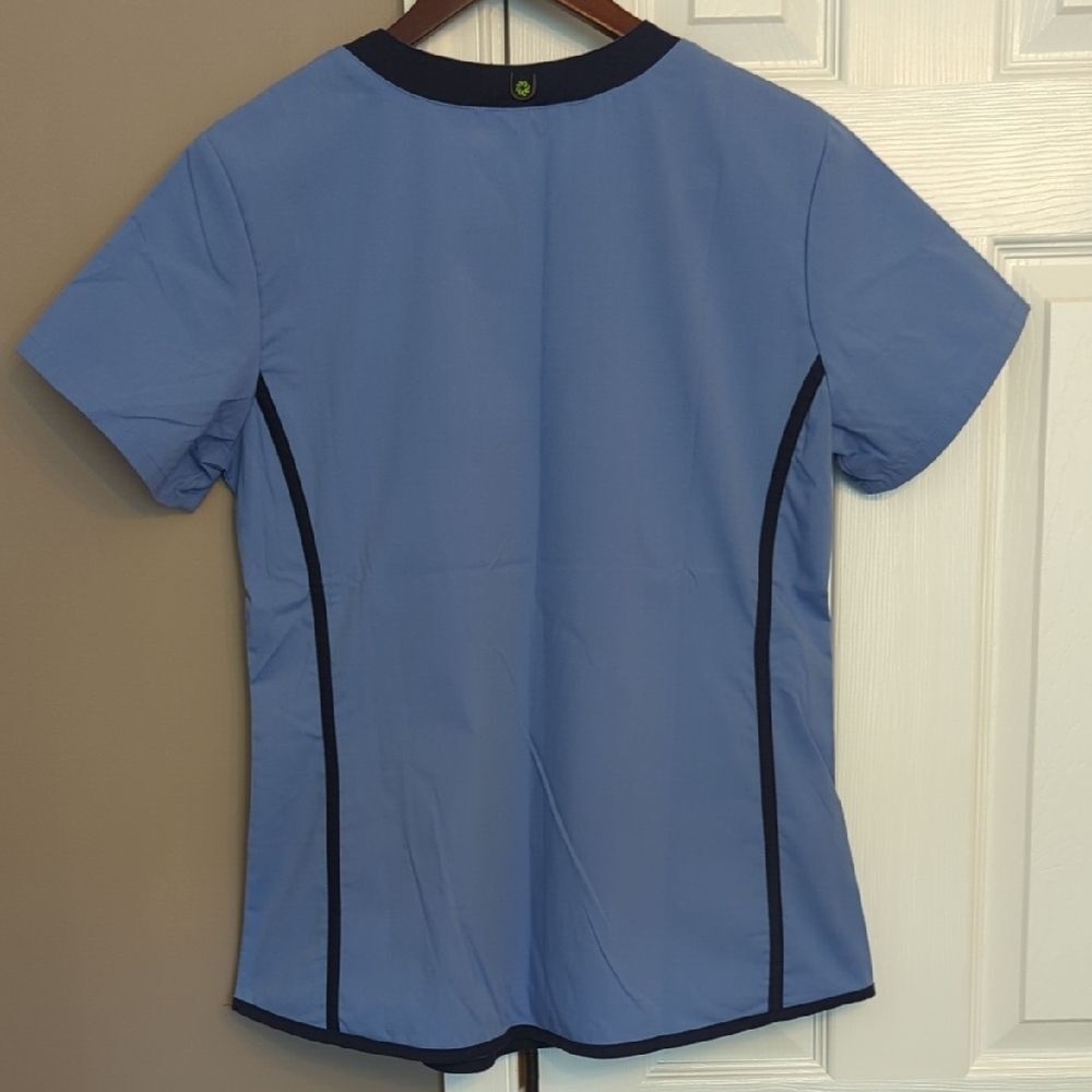 Urbane Sport Blue V-Neck Scrub Top Women's Size Medium - Picture 3 of 5